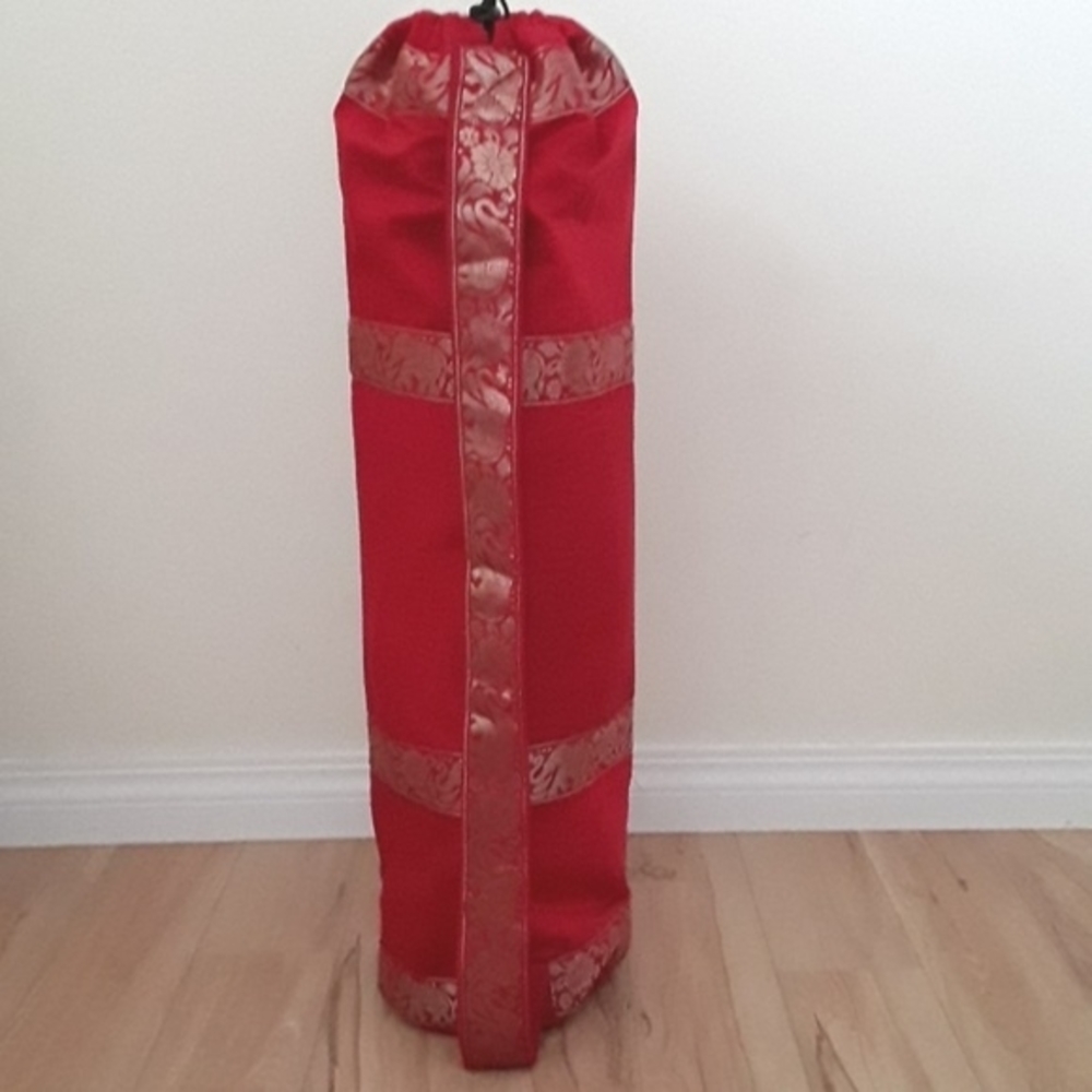 RED SILK YOGA MAT BAG - Picture 3 of 8